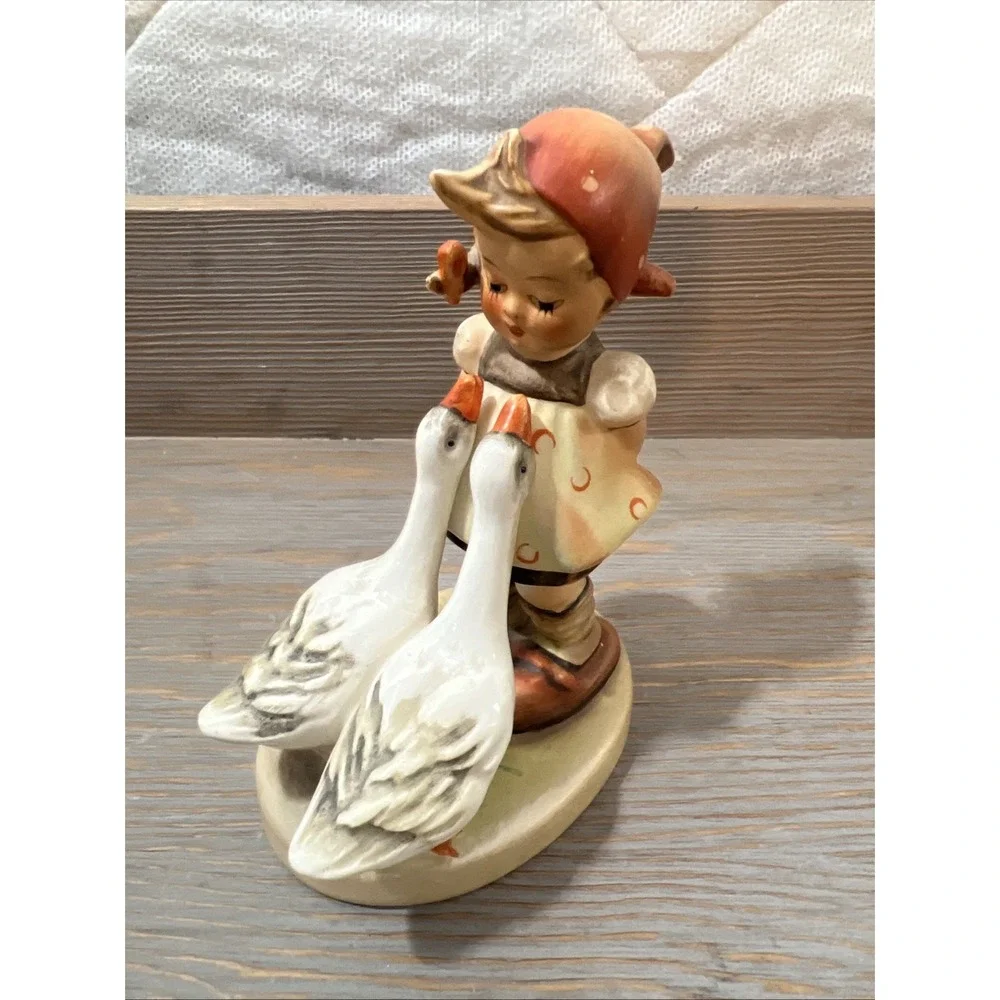 Vintage Hummel Goebel Goose Girl 47‎ 3/0 TMK-3!  Stylized Bee!  1960s